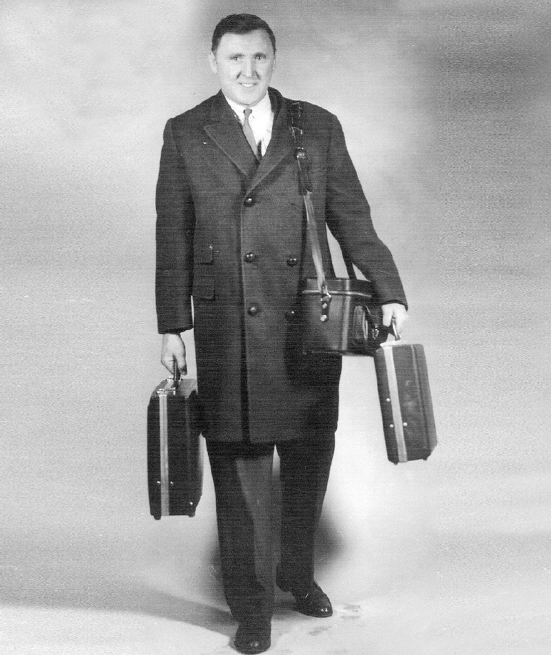 GPDuffy.-full-figure-wBagsjpg